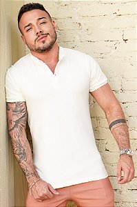 Camiseta Gola Padre Texturizada Off White