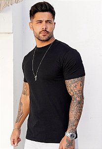 Camiseta Gola Média Preta
