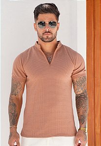 Camiseta Texturizada Gola De Zíper Caramelo