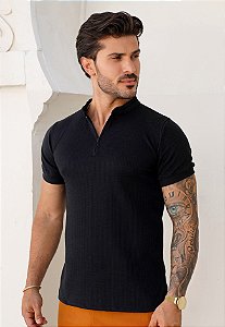 Camiseta Texturizada Gola De Zíper Preta