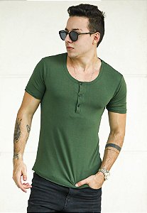 Camiseta Botão Verde Militar