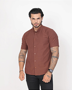 Camisa Marrom Gola Padre - Manga Curta