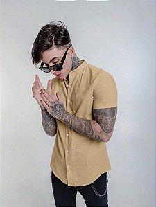 Camisa Bege Gola Padre - Manga Curta