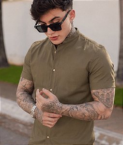 Camisa Verde Oliva Gola Padre - Manga Curta