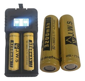 4 Baterias Recarregável 18650 3.7  Lanternas Táticas e Vapers + Carregador