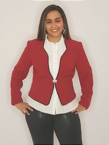Blazer Acetinado, Forrado, acinturado com fecho em broche