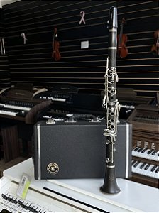 Clarinete Eagle Si bemol modelo CL-04 (SEMINOVO) #CB1204126