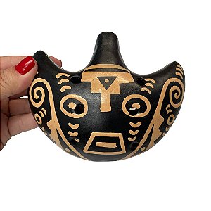 Ocarina com máscara grande