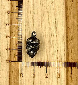 PINGENTE METAL PINHA PRATA VELHO