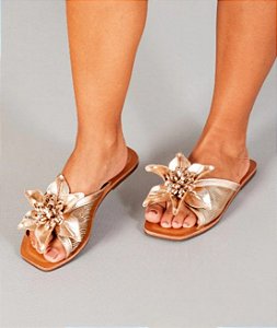 Chinelo Rose
