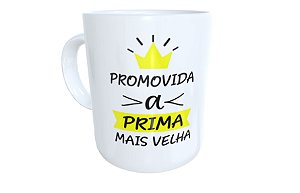 Caneca de cerâmica promovida a prima mais velha amarelo