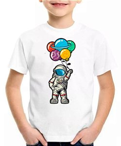 Camiseta Infantil astronauta balões planeta galáxia presente
