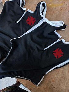 BODY COM ZIPER CRUZ DE MALTA