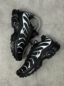 TENIS NIKE PRETO/BRANCO