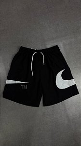 BERMUDA TACTEL NIKE PRETA BIG SWOOSH TM