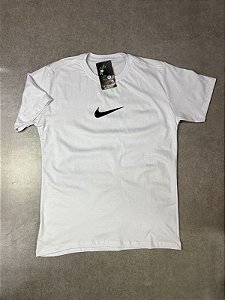 CAMISA NIKE ESCRITA NAS COSTAS BRANCA