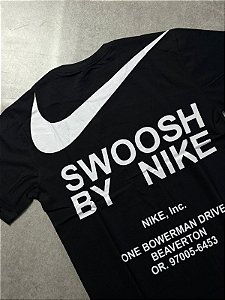 CAMISA NIKE BIG SWOOSH PRETA