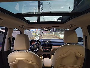BMW X1 Sdrive20i modelo X-line 2018 interior bege, teto solar