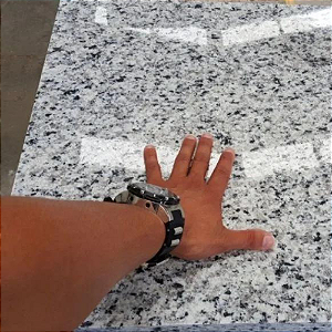 Piso de Granito Branco Fortaleza Comercial 57X57cm M²