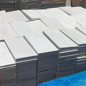 Pedra São Tomé Branca 15x30cm - M²