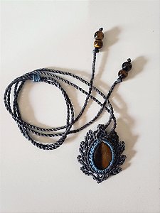 Peça Única - Colar com pedra natural olho de tigre e técnica macramê