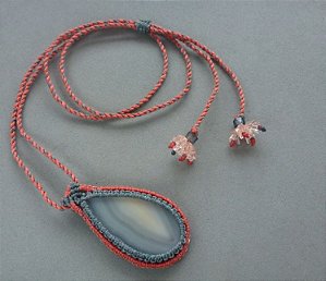 Colar Ágata Azul  e macramê - peça única - exclusiva