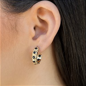 Argolas Trabalhada com Detalhes de Zircônia Preta 18mm - MB148