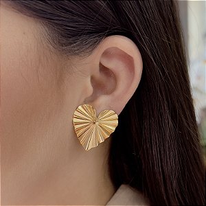Brincos Coração Frisado Semijoias 18k - MB670