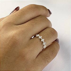 Anel Flor Cravejada com Zircônias Prata 925 - APR242
