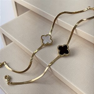 Pulseira Fio Laminado com Trevo Resinado Semijoias 18k - MP608