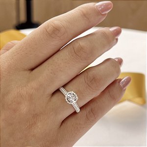 Anel Solitário Cravejado com Zircônias Prata 925 - APR259