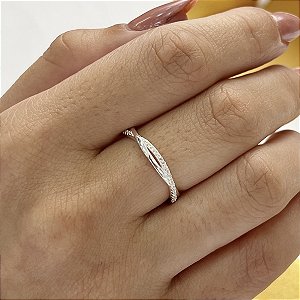 Anel Entrelaçado Cravejado Prata 925 - APR266
