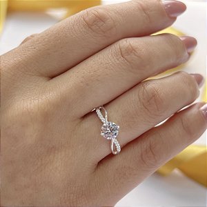 Anel Solitário Trabalhado com Zircônias Prata 925 - APR284