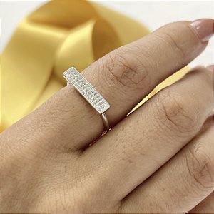 Anel Reto Cravejado com Zircônias Prata 925 - APR275