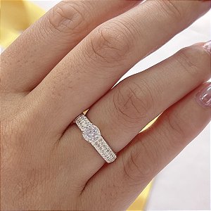 Anel Solitário Cravejado com Zircônias Prata 925 - APR294