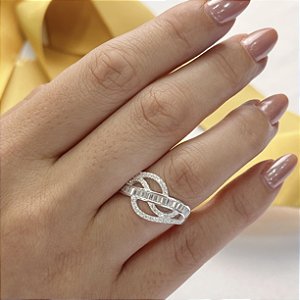 Anel Entrelaçado Trabalhado com Zircônias Prata 925 - APR277