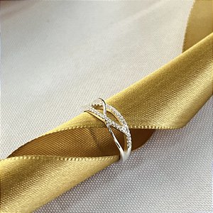 Anel Entrelaçado com Zircônias Prata 925 - APR286