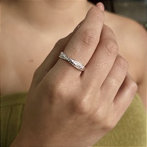 Anel Trabalhado com Zircônias Prata 925 - APR321