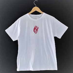 Camisa Malha Coração com Asas
