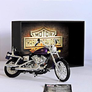 Combo 2 - Miniatura Harley-Davidson 2001 FXDWG Dyna Wide Glide + Expositor 15x10