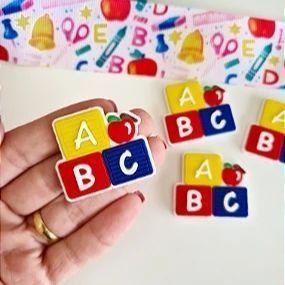 Aplique Emborrachado Cubo ABC com Maçã - Unidade