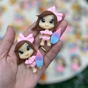 Aplique de Biscuit Boneca com Prancha - Unidade