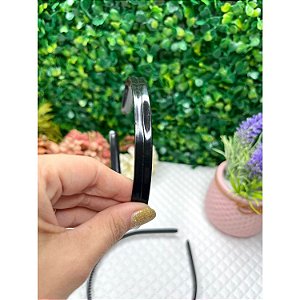 Tiara com Dentinho 10mm Preta Flexível - Unidade