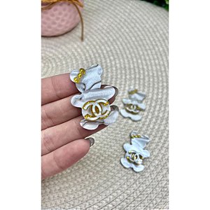Aplique de Acrílico Ursinho Bege Chanel - Unidade
