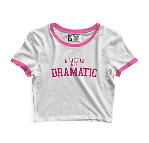 Blusinha Cropped As Braba Dramatic Branco Viés Rosa