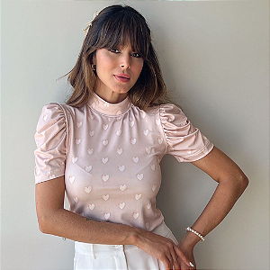 BLUSA PRINCESA GOLA ALTA TL CORAÇÕES ROSE