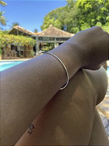 Bracelete rígido fino