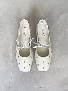 Sapatilha em Couro Odette Lohaz Off White