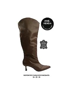 PRÉ-VENDA | Alice - Bota Couro Cano Longo Bico Fino Salto Kitten Marrom