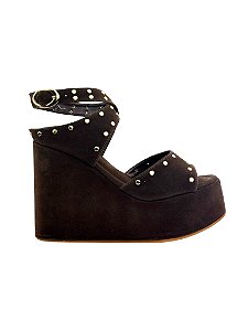 Narae - Sandália Feminina Plataforma Camurça Tira em X Tachas Ouro Amarração Café